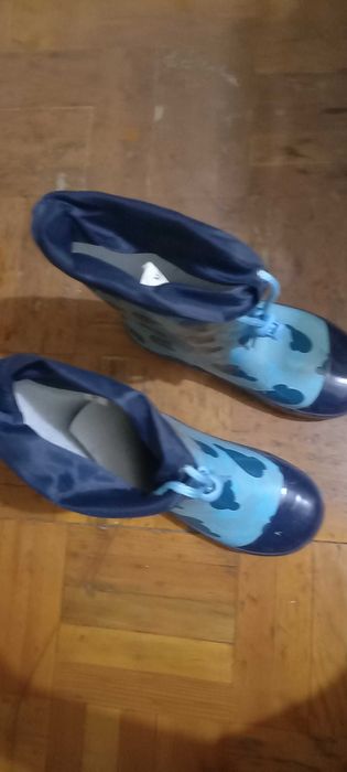 Резиновые сапоги