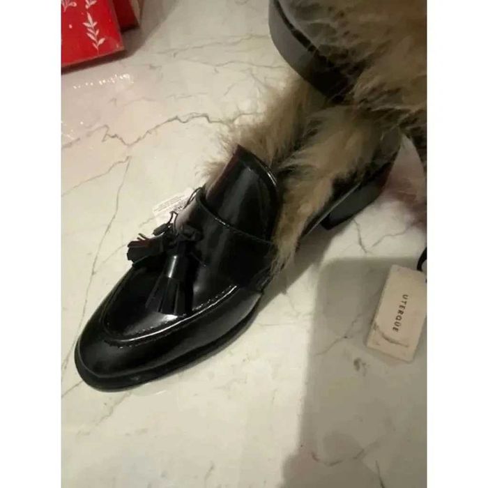 Loafers noi Uterqüe pantofi cu blană, 100% piele lăcuită negru mocasini moderni autentici