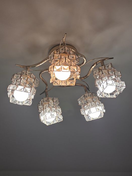 Люстры каждая по 3000 тг