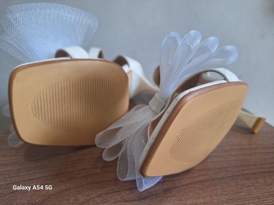 8000теңге  Размер 35