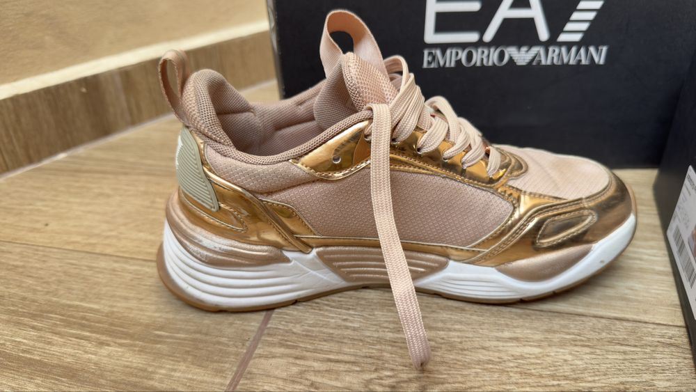 Маратонки розова злато EA7