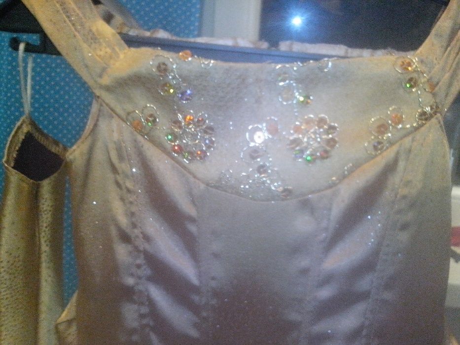 Продам платье для девочки 6-7-8л.