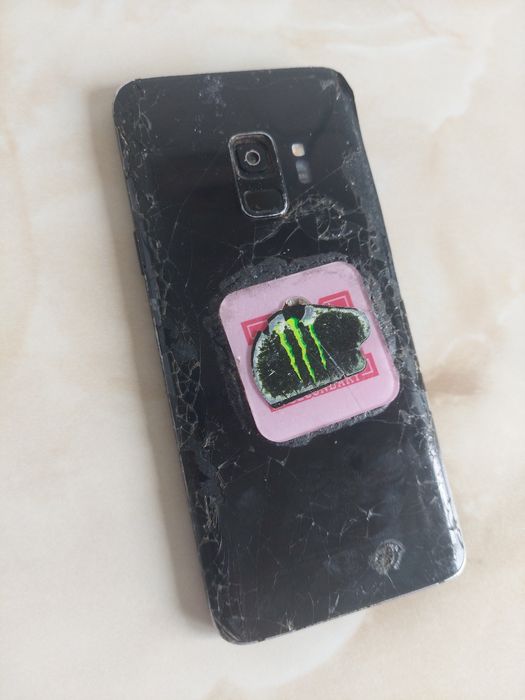 [S9] Vând Samsung Galaxy S9 [spart dar perfect funcțional] /poze reale