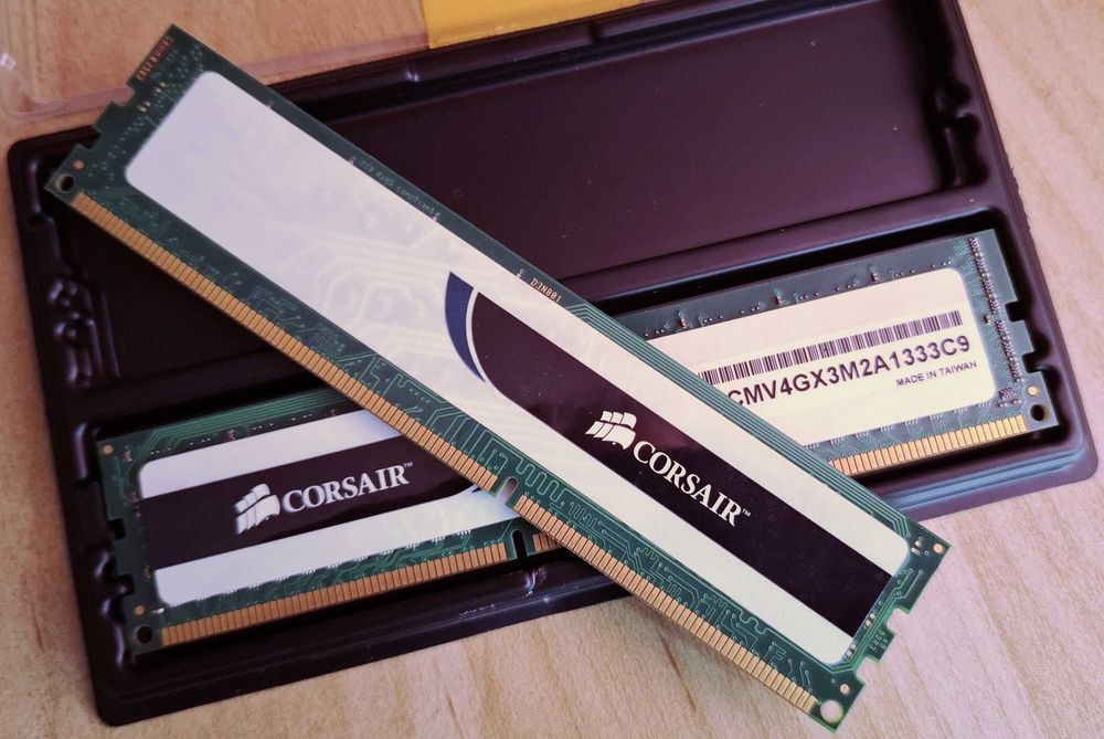Memorii ram desktop ddr3 2gb Corsair