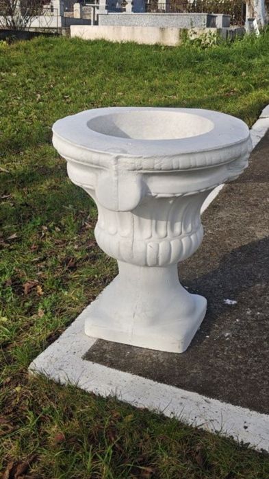 Ghiveci flori, beton