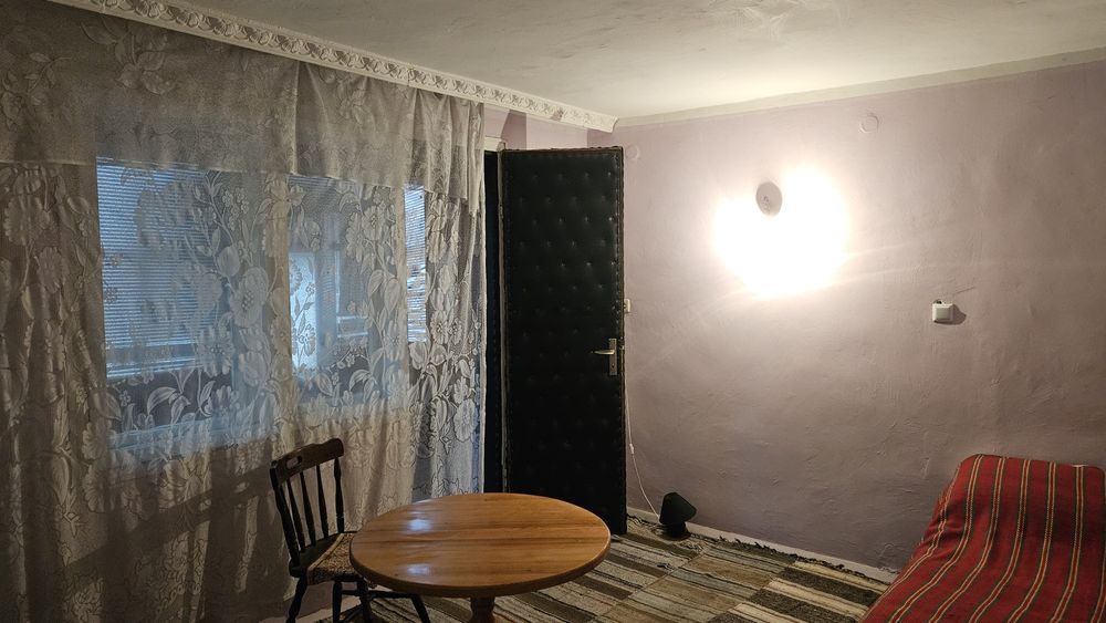 Имот гр. Дулово ,ЕТАЖ от къща с двор, гараж, градина