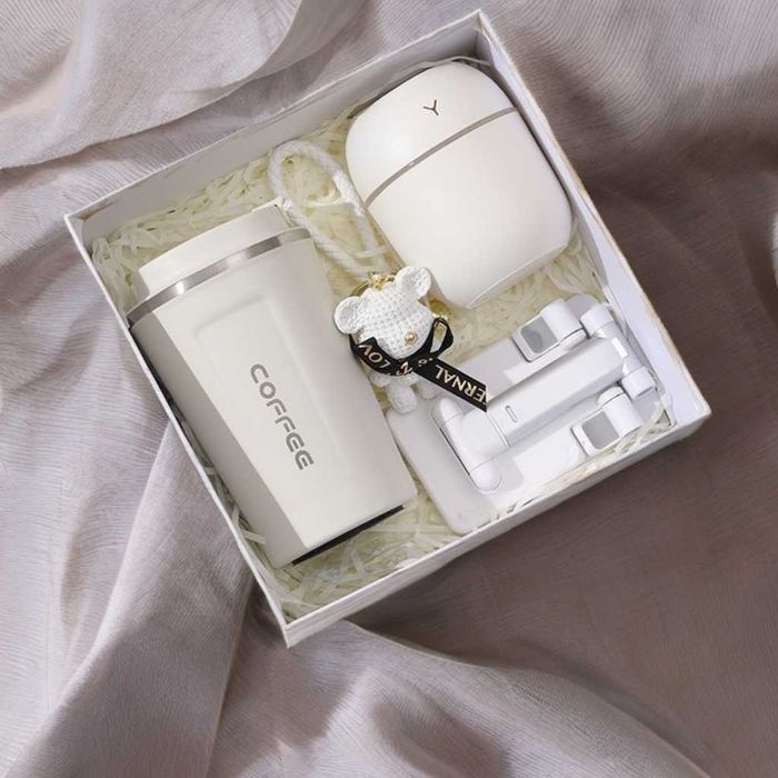 подарочный набор: термостакан, увлажнитель, подставка, брелок