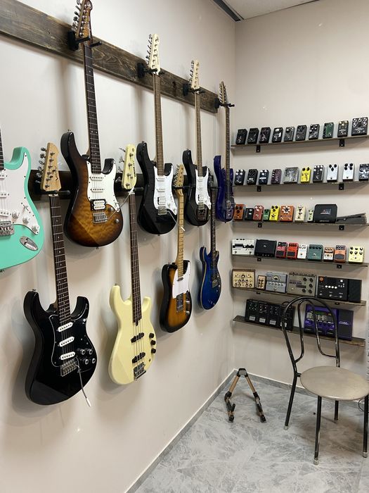 Гитарный шоурум в Алматы