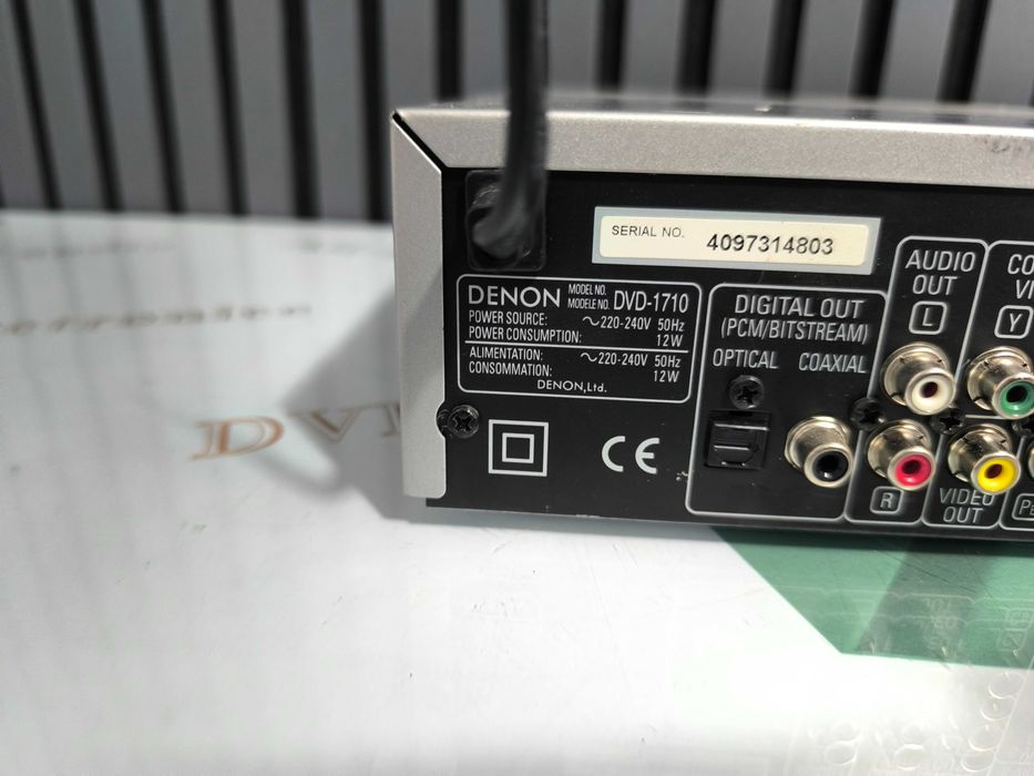 Denon DVD-1710 DVD Player Progressive Scan Dolby Digital DTS