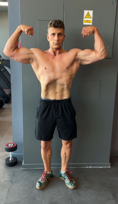 Antrenor personal IronWill Gym Brasov & online