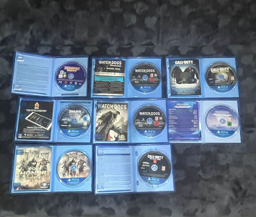Vând jocuri PS4.