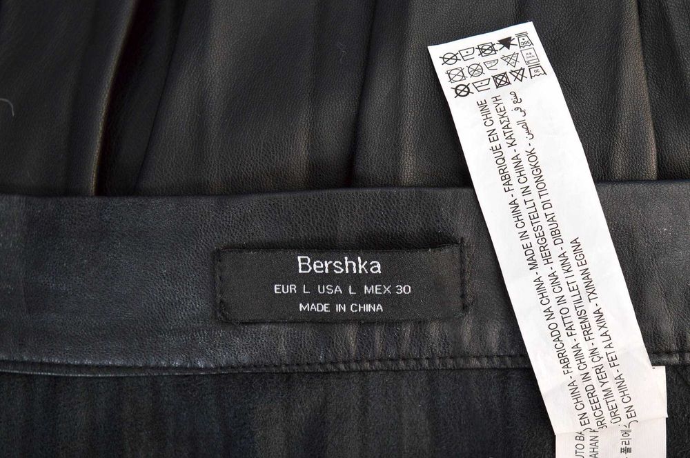 Нова дълга плисирана черна кожена пола "Bershka" / "Бершка", размер L