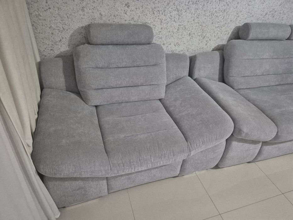 Vând canapea extensibilă + 2 fotolii-gri deschis