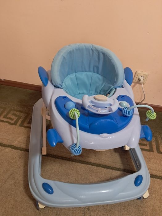 Ходунок, толокар продам.