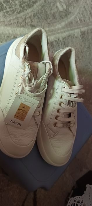 Pantofi sport damă.