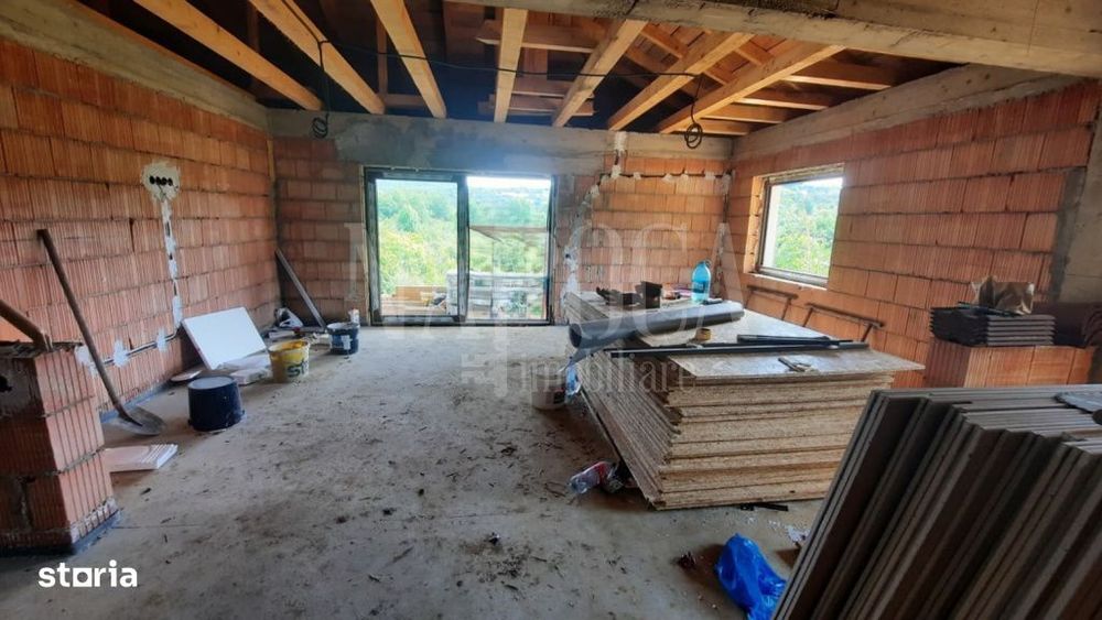 Casa 5 camere de vanzare in Salicea