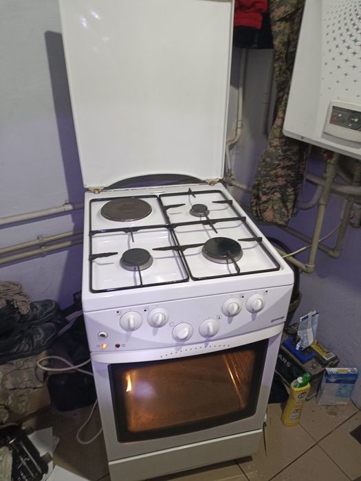 Продам газовую плиту
