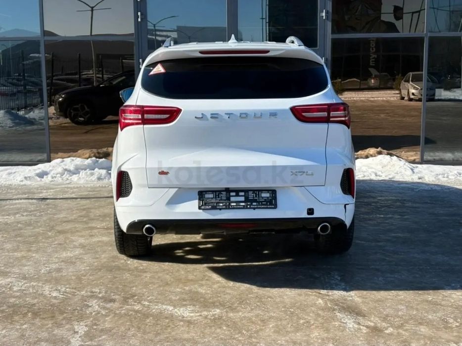 Продам автомобиль Jetour x 70