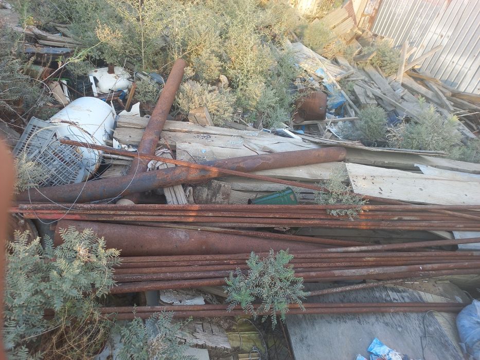 Шпал ағаш,5 млік темір труба сатылады