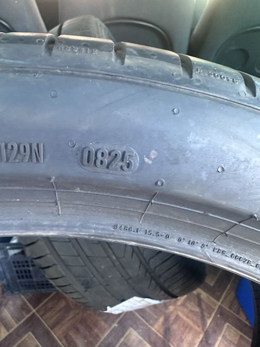 235/40/19 Pirelli cinturato p7 DOT0825