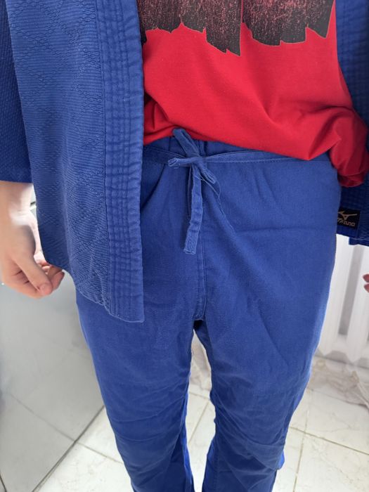 Продам кимоно на пятнадцатилетнего