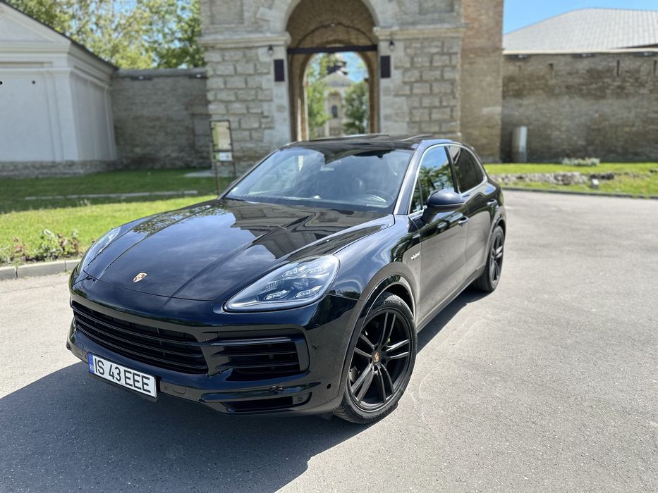 Porsche Cayenne E-Hybrid Rear axle steering, Matrix LED, Pneumatic