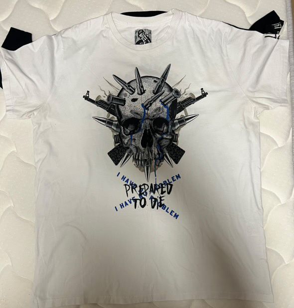 Рядки модели тениски Luda