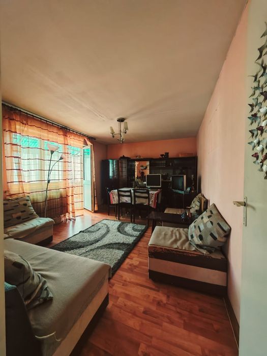 Apartament 2 camere decomandat cu  parcare cu copertina