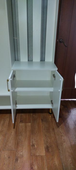 Прихожка. Вешалка с обувницей.