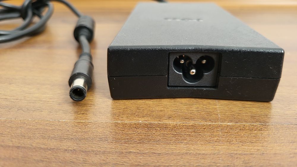Alimentator Dell original 130W 19.5V 6.7A (model DA130PE1-00)