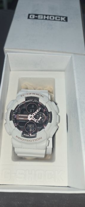 G-SHOCK дамски часовник бял