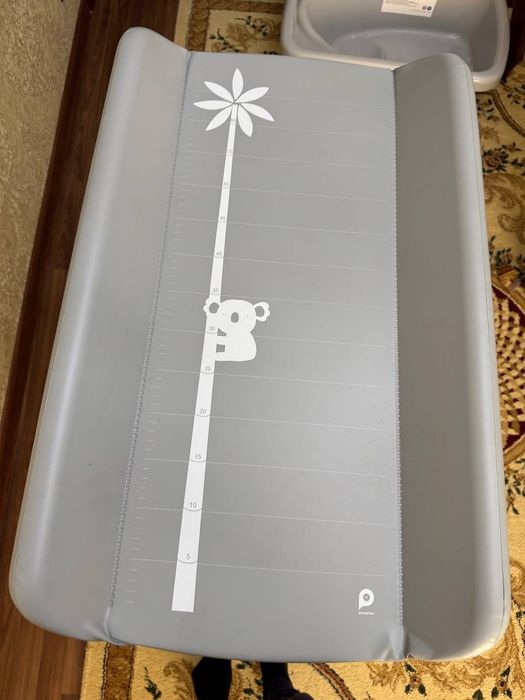 Пеленальный столик 2 в 1 с ванночкой Premaman, в хорошем состоянии