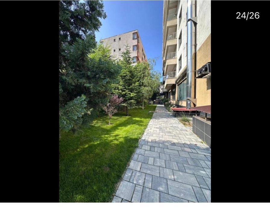 2 Camere parcare metrou Petrache Poenaru vedere Lacul Morii