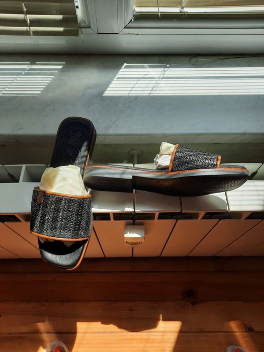 Чехли от естествена кожа