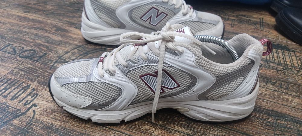 New balance 530 us9,5.
