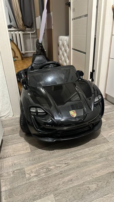 Продается детский электромобиль