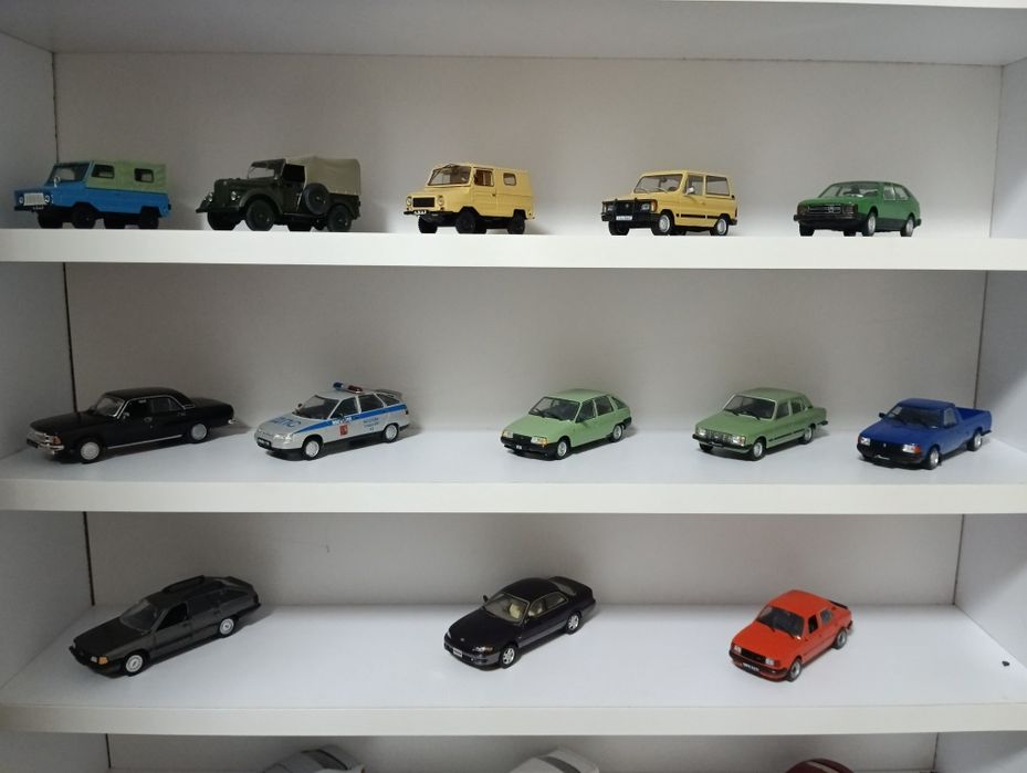 Продам модели в масштабе 1:43 . Читайте описание внимательнее.