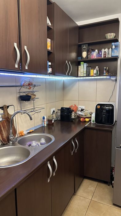 Mobila bucatarie cu plita, cuptor, hota, chiuveta si baterie