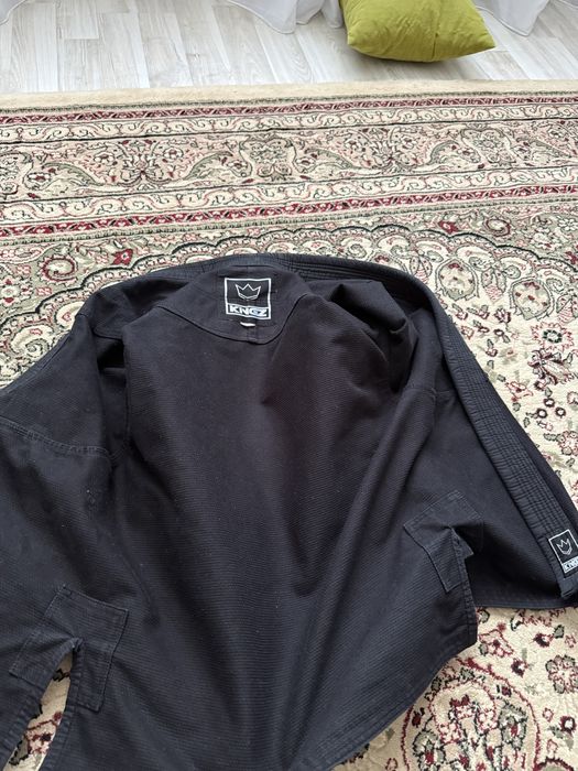 Продам кимона KINGZ