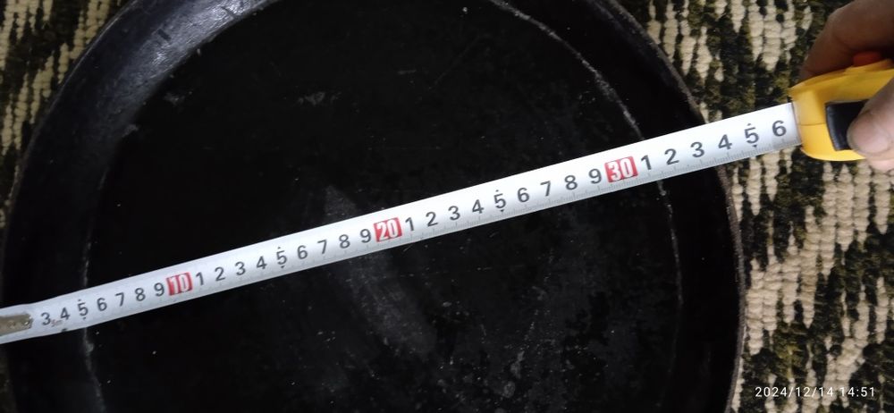 Продаётся чугунная сковорода