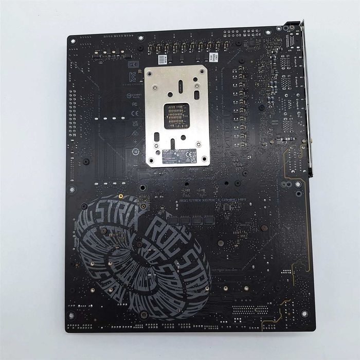 Asus Rog Strix X670E-E Gaming WiFi AM5 X670E  ATX motherboard