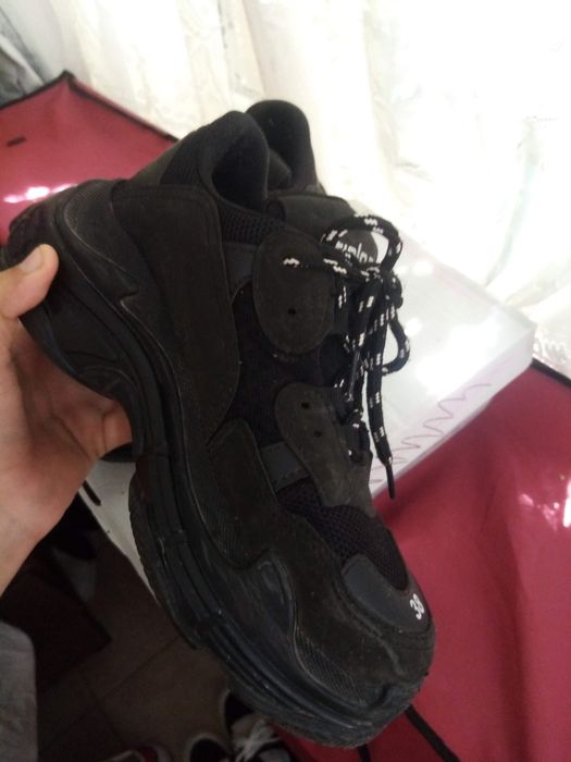 Adidasi balengiaga triple s mărimea 38