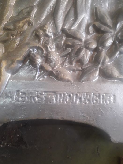 Декоративное  панно из гипса.