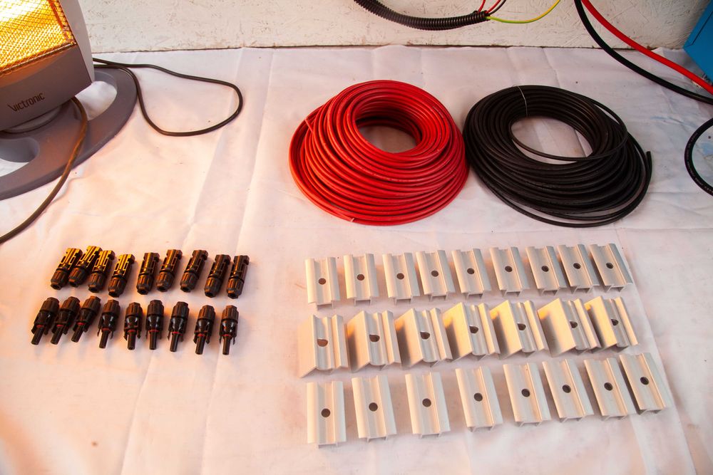 Kit sistem fotovoltaic invertor 7 KW + baterie 7 KW