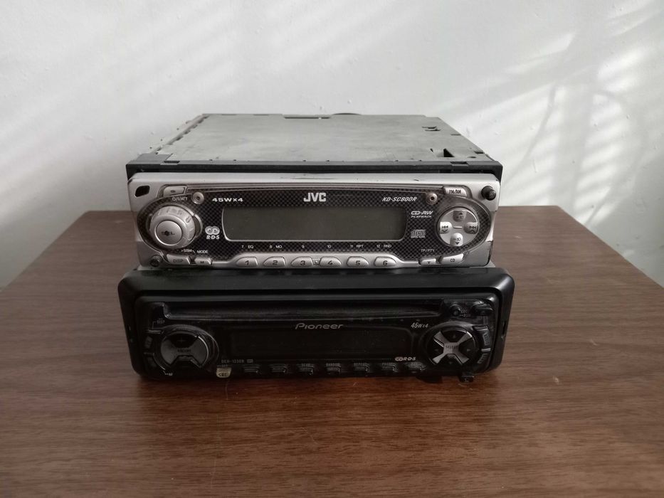 Продавам два CD плеара