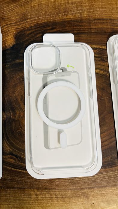  iPhone 15 & 15 Plus Apple MagSafe Clear Case