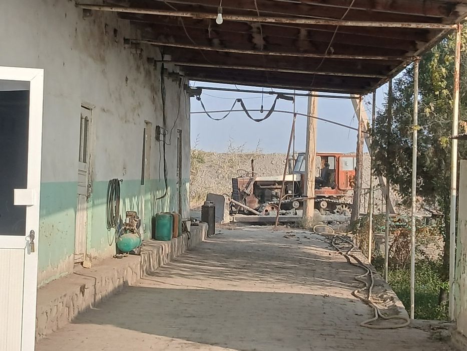 Gisht zavodi sotiladi