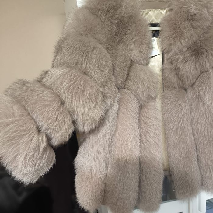 Haina blana naturala vulpe noua