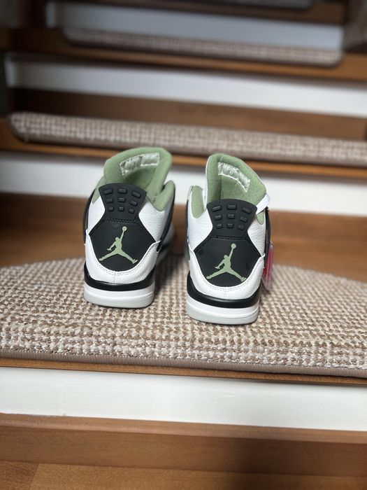 Air Jordan 4 Olive Green