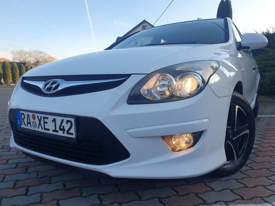 -Hyundai i30-klimatronik-1.4benzina-105cai-2011-euro5-adusa din germania-